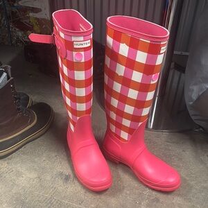 Hunter Pink Checkered Rain Boots
